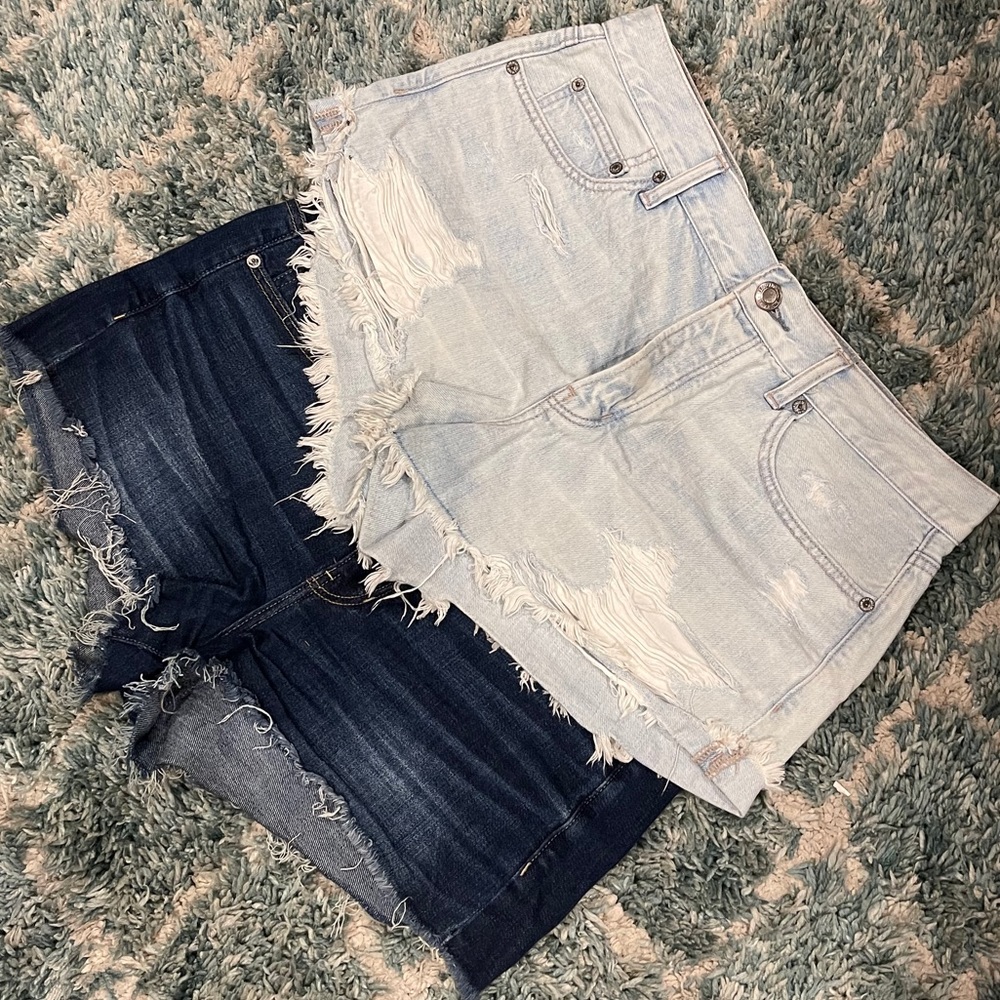 LOT! Two Pairs American Eagle Jeans One Price!